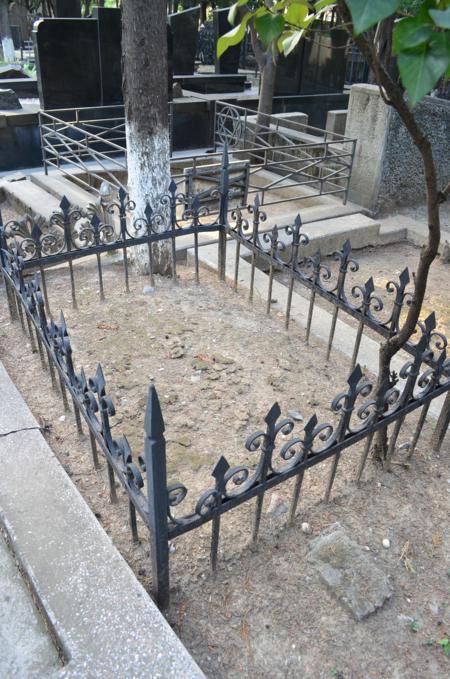 Navtlugi Jewish Cemetery