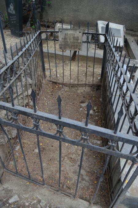 Navtlugi Jewish Cemetery