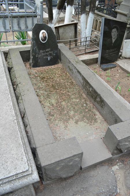Navtlugi Jewish Cemetery