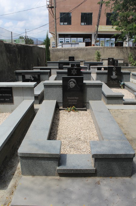 Navtlugi Jewish Cemetery