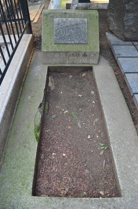 Navtlugi Jewish Cemetery