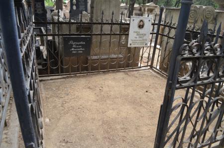 Navtlugi Jewish Cemetery