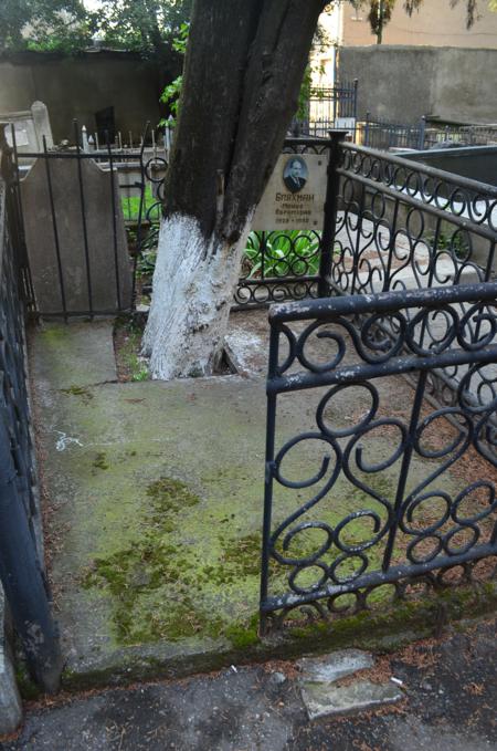 Navtlugi Jewish Cemetery