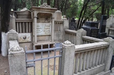 Navtlugi Jewish Cemetery