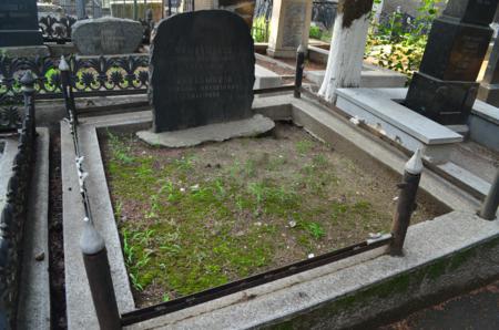 Navtlugi Jewish Cemetery