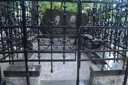 Navtlugi Jewish Cemetery