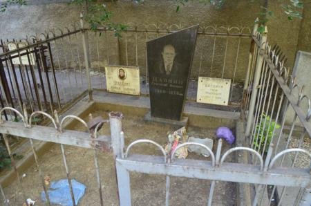 Navtlugi Jewish Cemetery