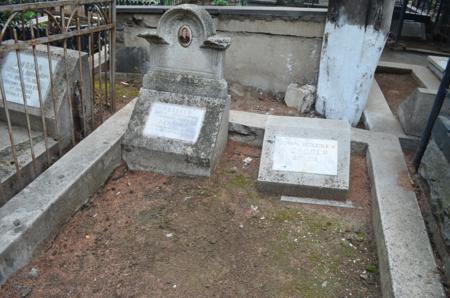 Navtlugi Jewish Cemetery