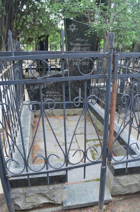 Navtlugi Jewish Cemetery