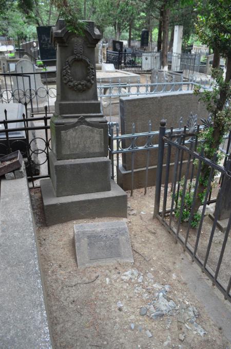 Navtlugi Jewish Cemetery