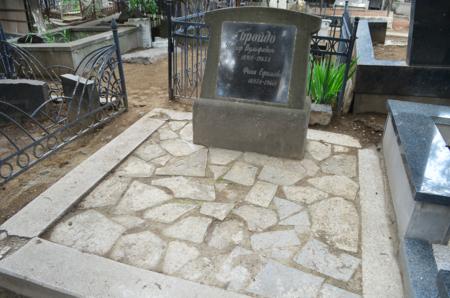 Navtlugi Jewish Cemetery