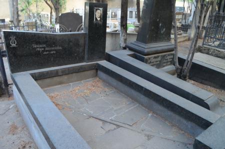 Navtlugi Jewish Cemetery