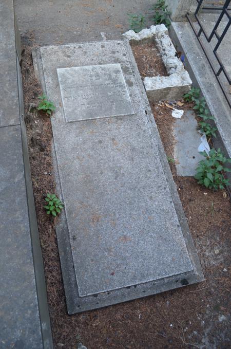 Navtlugi Jewish Cemetery