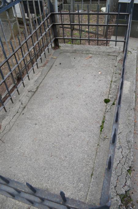 Navtlugi Jewish Cemetery