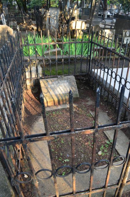 Navtlugi Jewish Cemetery