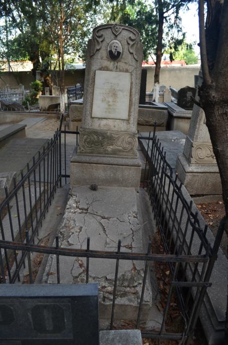 Navtlugi Jewish Cemetery