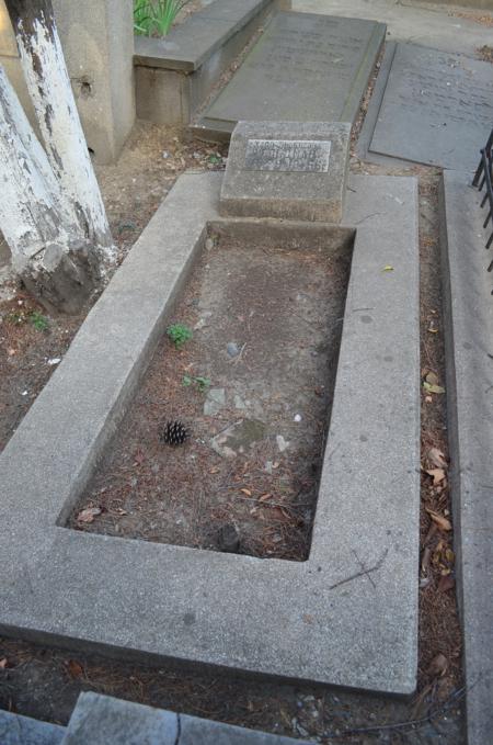 Navtlugi Jewish Cemetery