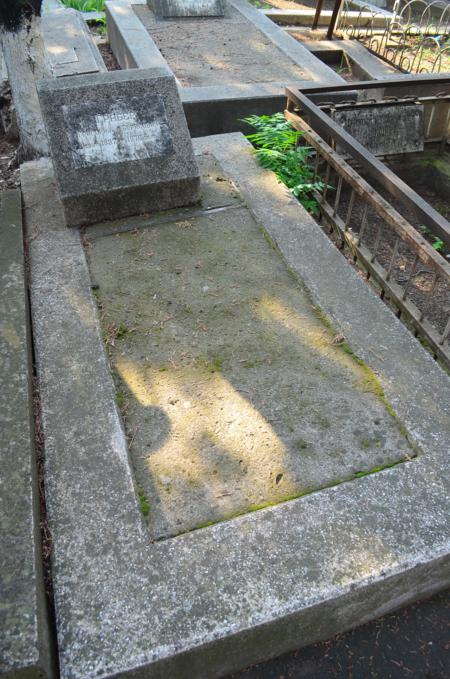 Navtlugi Jewish Cemetery