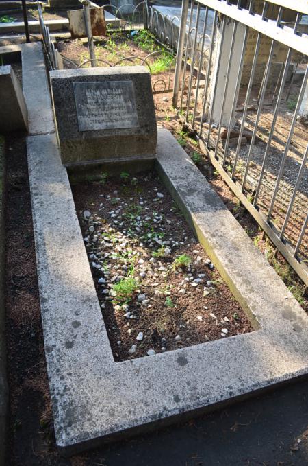 Navtlugi Jewish Cemetery