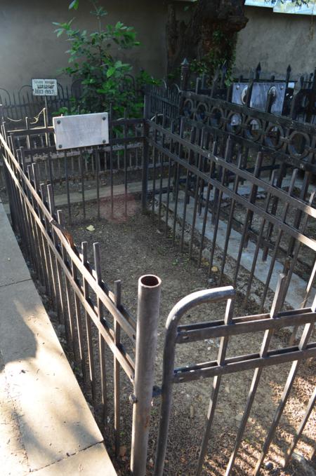 Navtlugi Jewish Cemetery