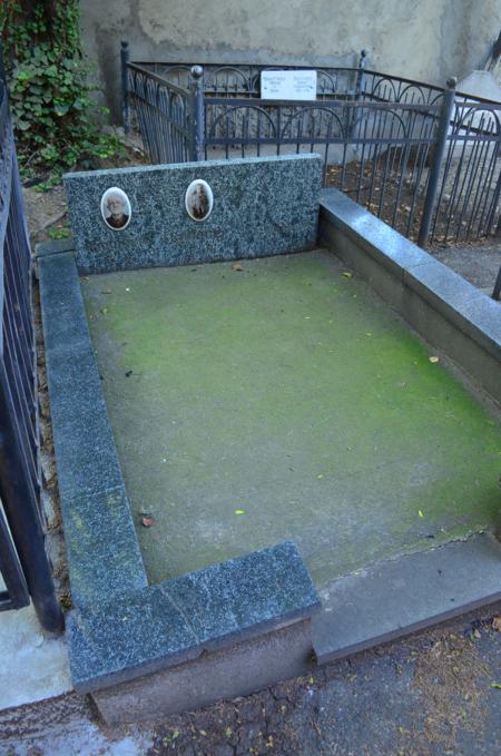 Navtlugi Jewish Cemetery