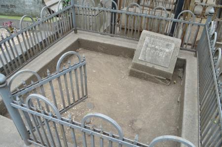 Navtlugi Jewish Cemetery