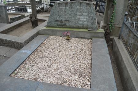 Navtlugi Jewish Cemetery