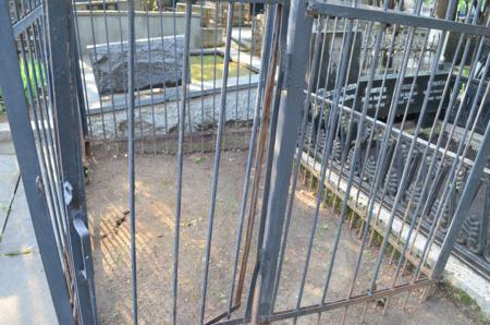 Navtlugi Jewish Cemetery